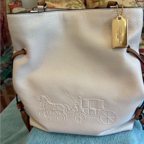 Coach Andy Tote in Chalk white pebbled leather, with tan handles - Picture 2 of 14
